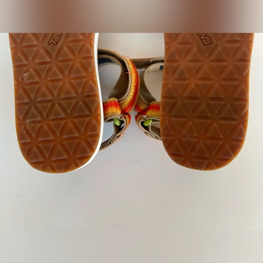 Teva Women's Original Universal Ombre Sunset Sandal in Tan/Orange, 10